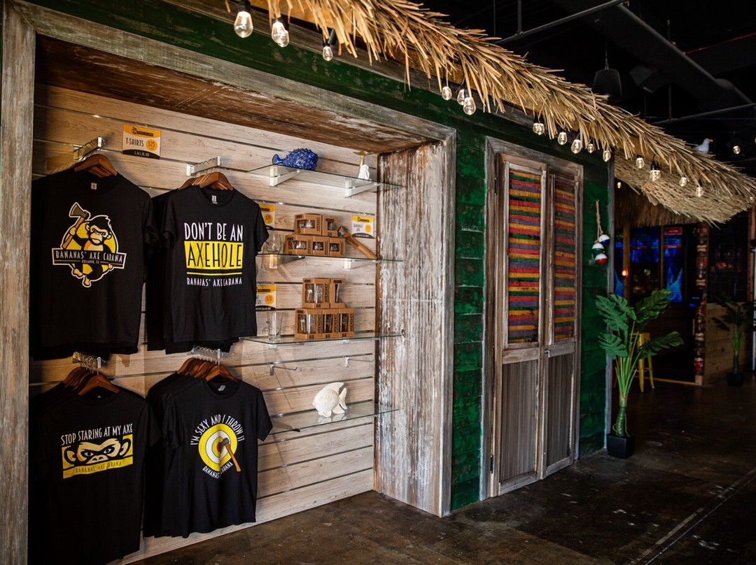 Bananas' Axe Cabana - Axe Throwing-奥兰多必去景点