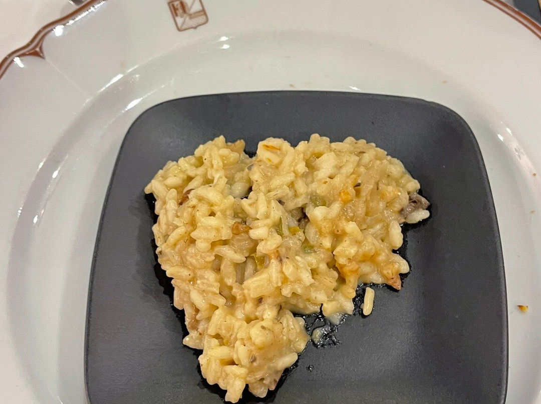 普拉多酒店主图