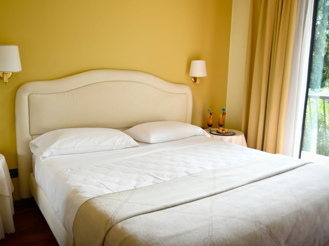 海军上将埃姆雷别墅酒店主图