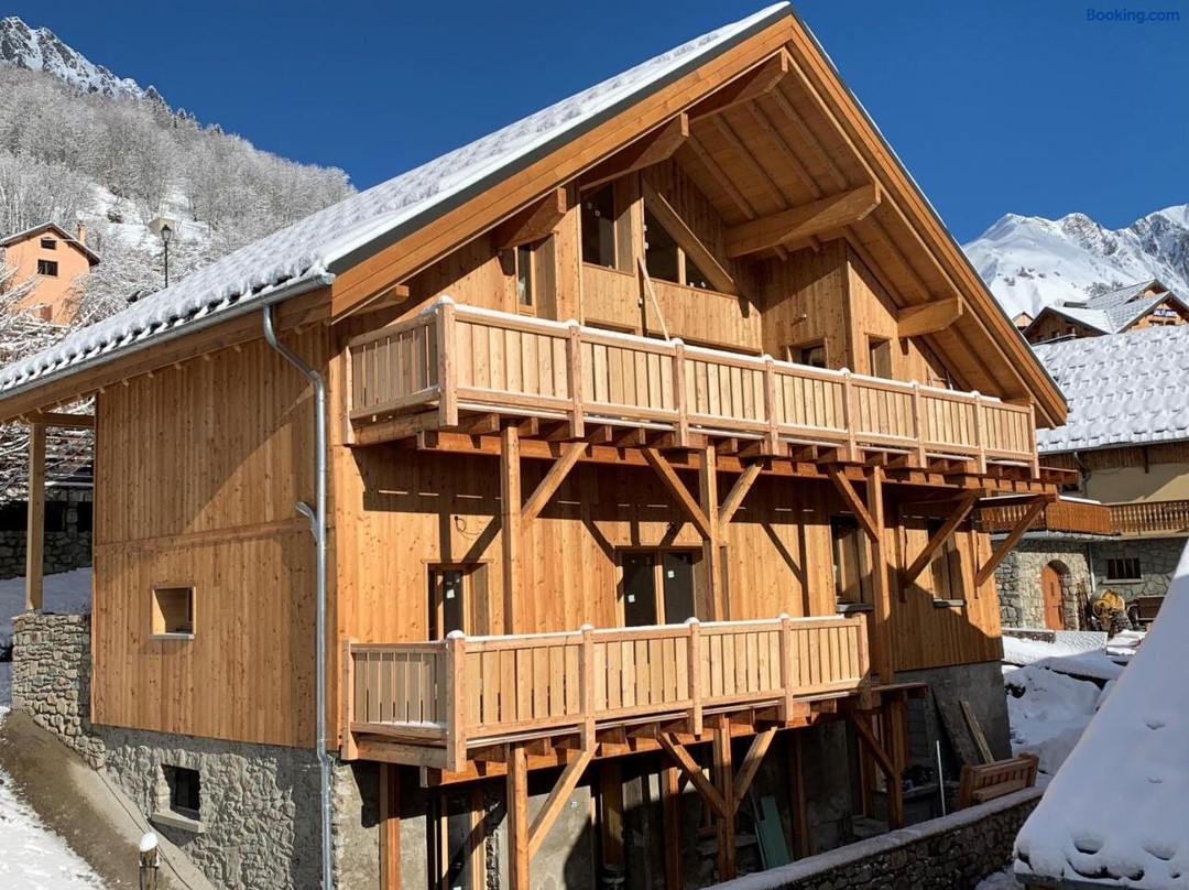 Chalet Opaline