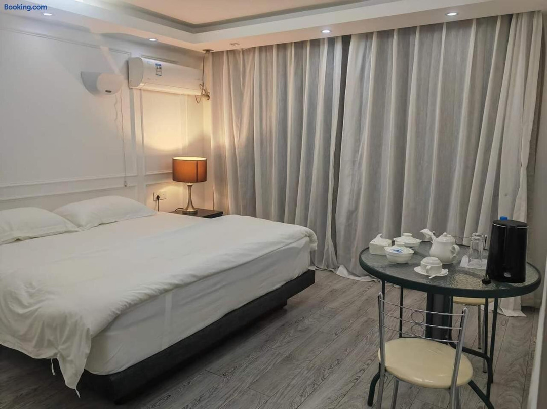 Lata Hotel