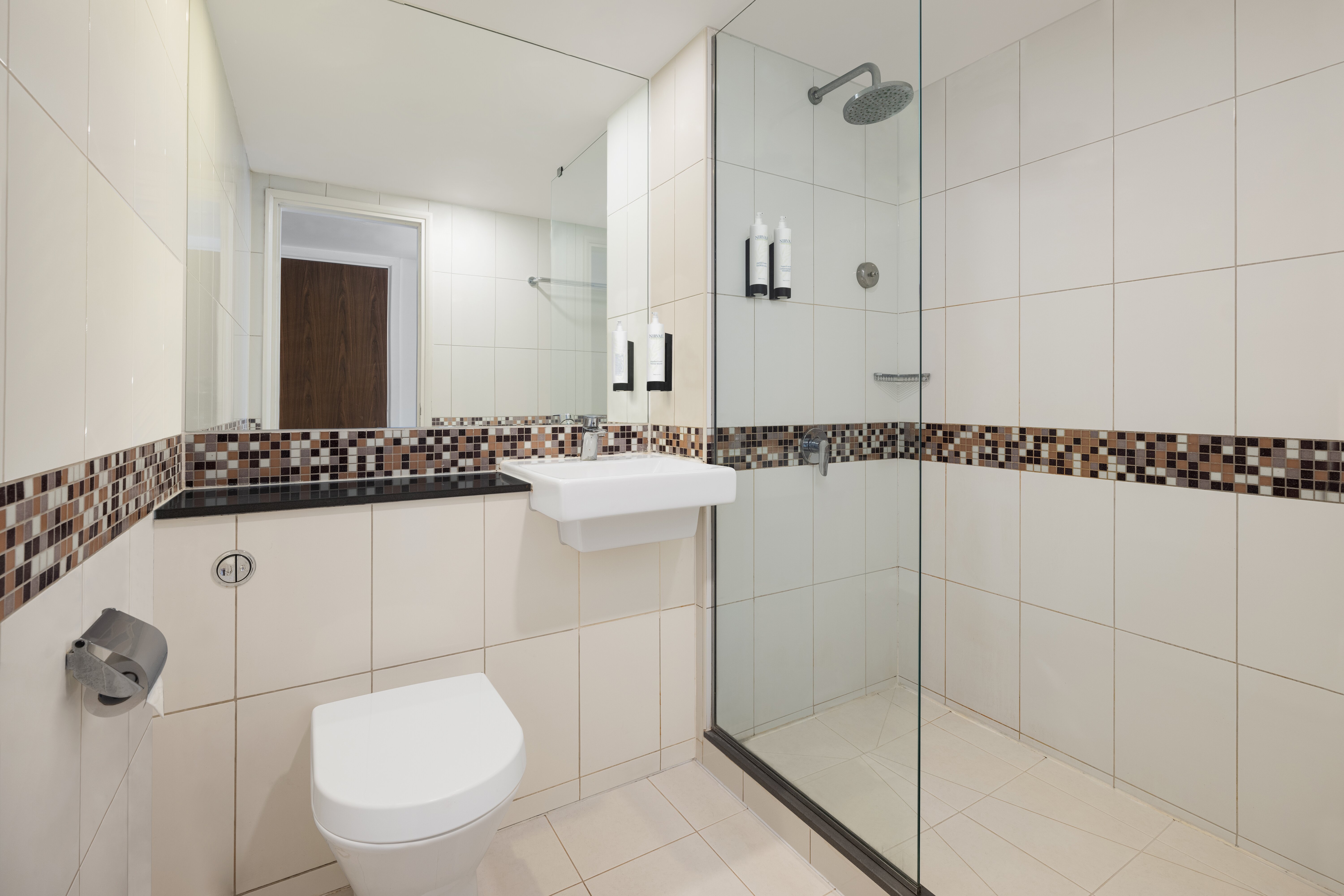 Fairfield by Marriott Goa Anjuna-浴室