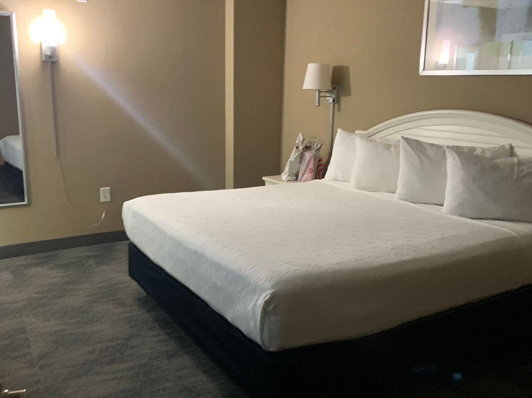 阿维斯塔度假酒店主图