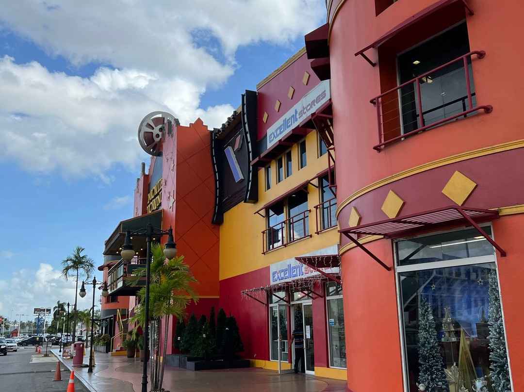 Movie Towne-西班牙港必去景点