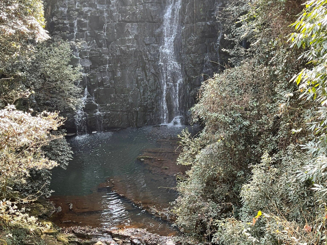 Elephant Falls景点图片