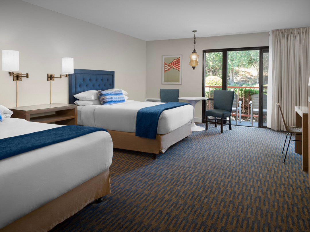 Ashland Hills Hotel & Suites主图