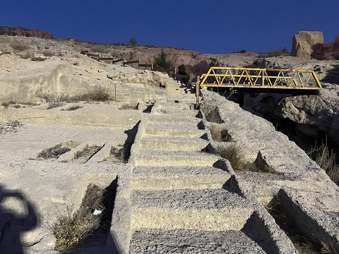 Siraf Ancient Graveyard-Bushehr必去景点