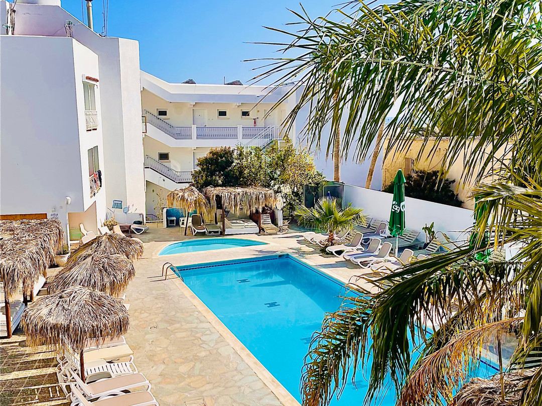 Antonis G Apartment Hotel主图