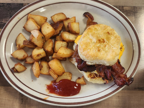 Twisted Biscuit Café