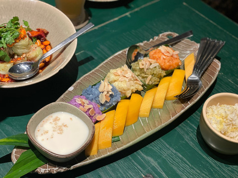 Uu Dam Chay, Hanoi主图