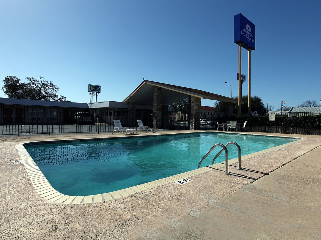 Americas Best Value Inn Uvalde