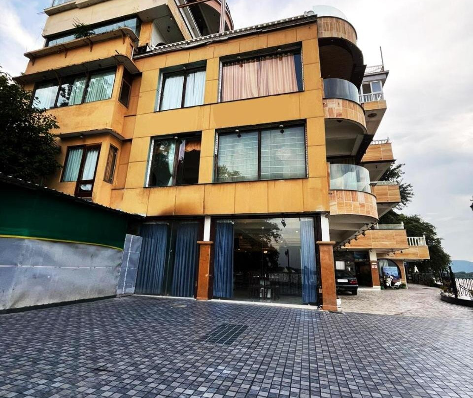 TreeHouse Narmade A Riverfront Resort & Spa Narmadapuram