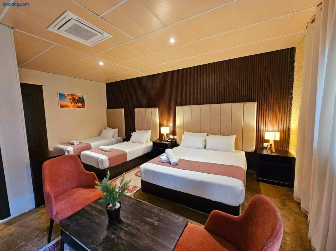 Qasr Alnakhel Resort