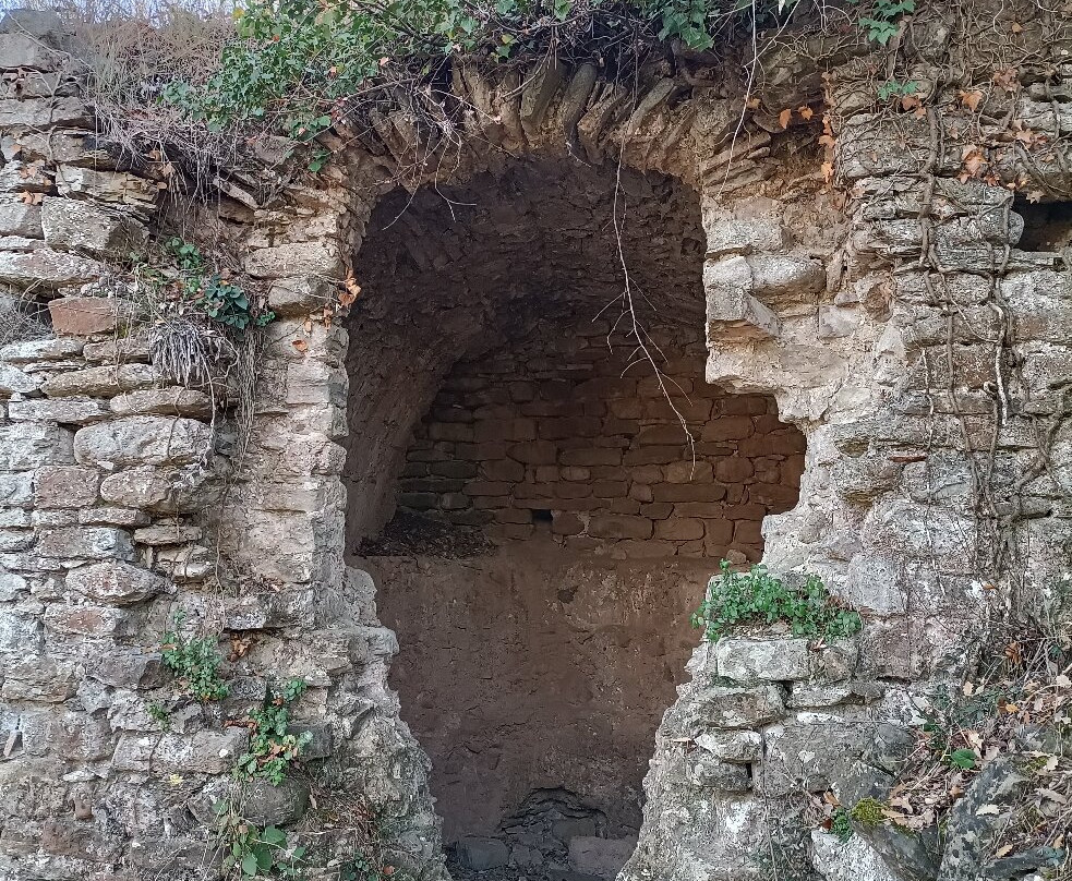 Esglèsia De Sant Joan Vell-Santa Maria d'Oló必去景点