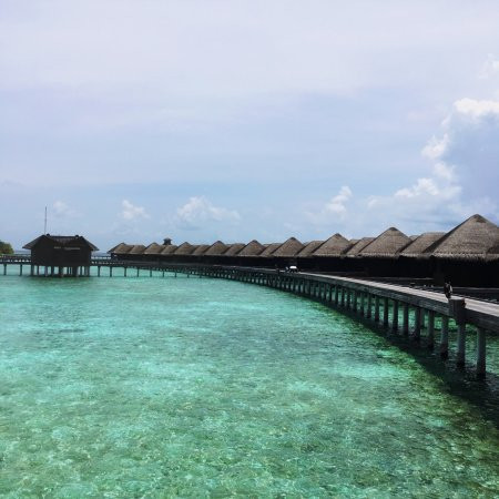 芙花芬岛PER AQUUM度假酒店主图