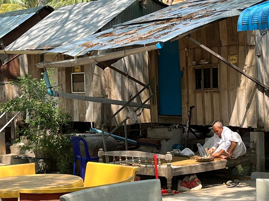 Vipassana Dhurak Buddhist Centre of Kingdom of Cambodia-乌栋必去景点