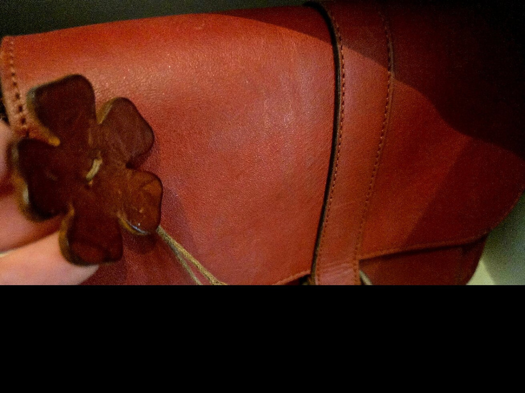 Hatzis Leather Workshop景点图片