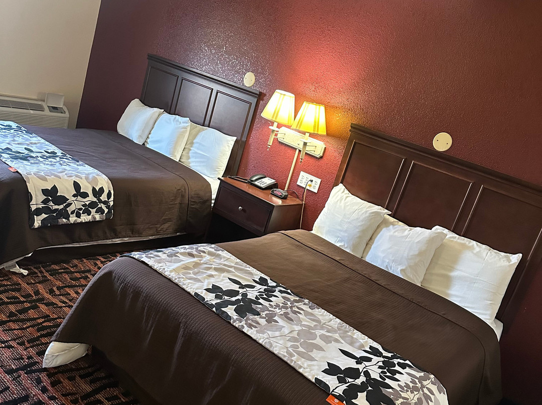 伊克诺米旅馆主图