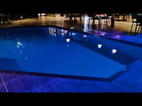 阿伊拉海滩酒店主图