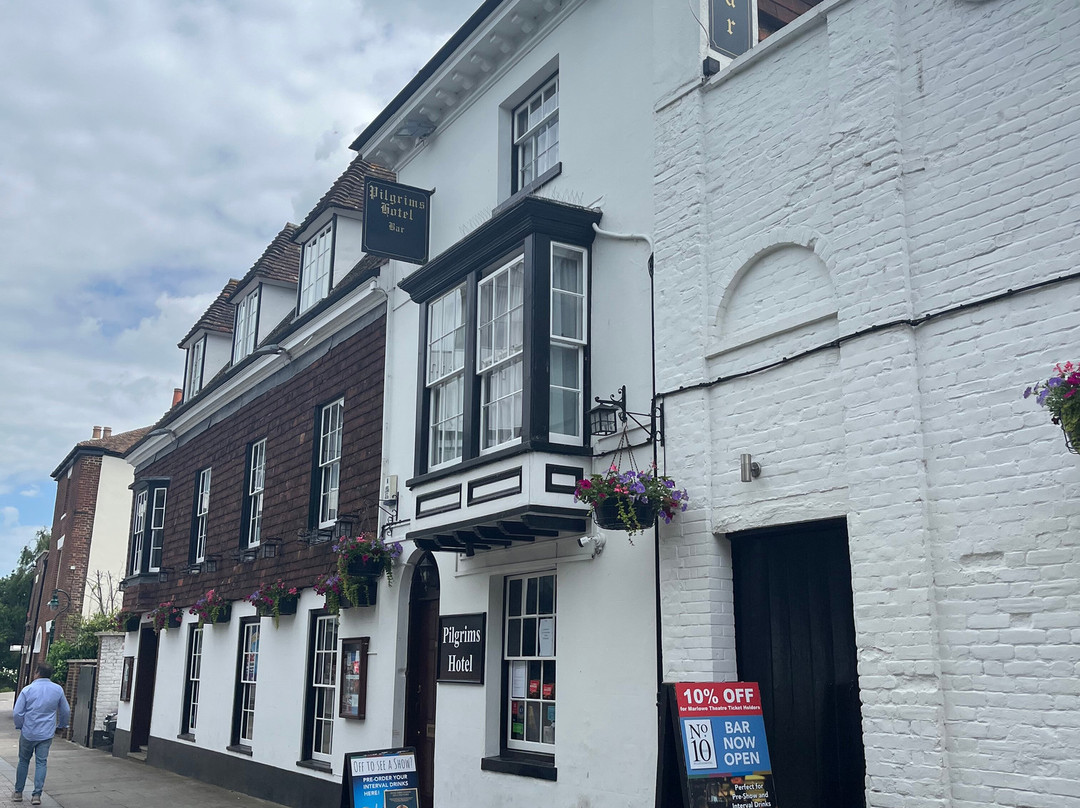 清教徒酒店主图