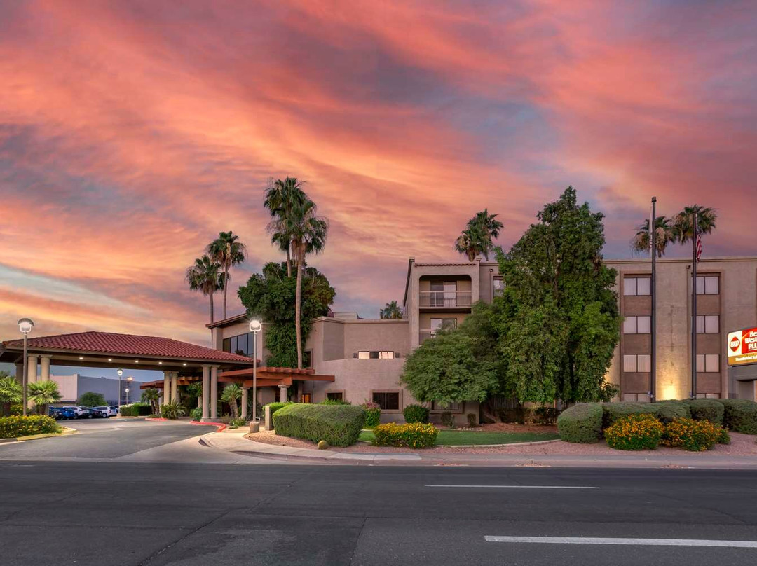 Best Western Plus Scottsdale Thunderbird Suites