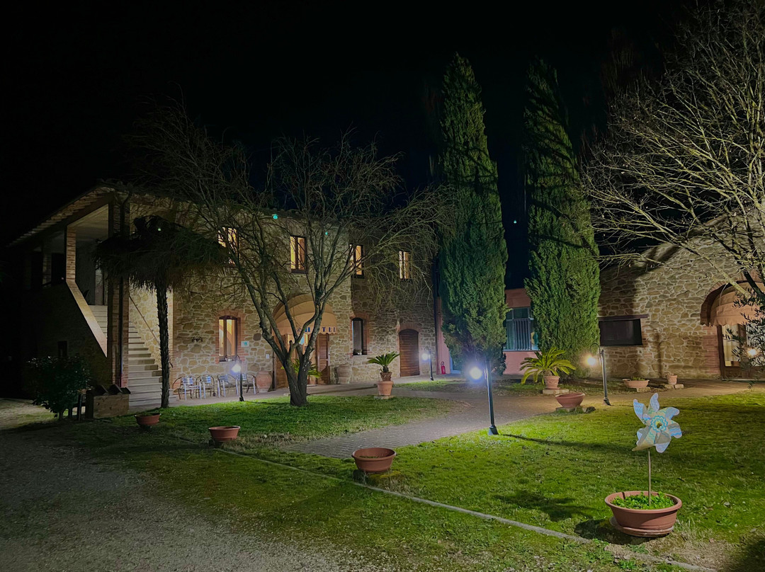 别墅湖泊酒店主图