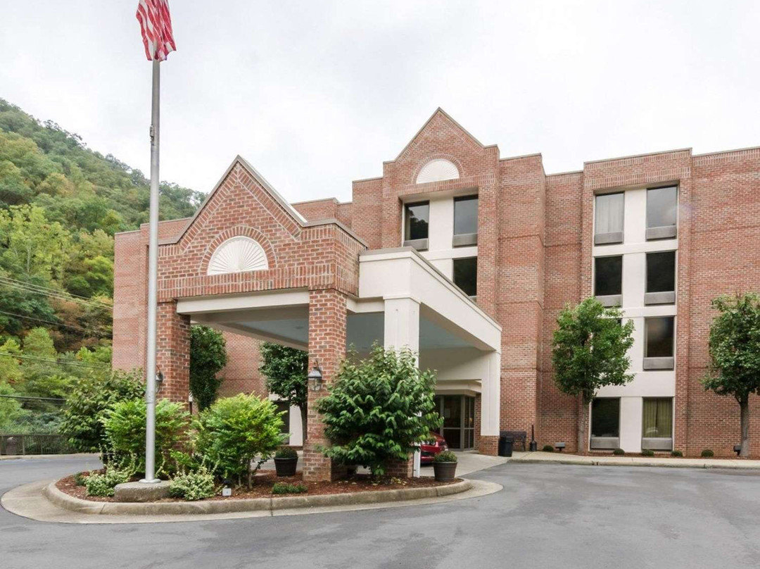 Ashcamp酒店住宿-Comfort Inn & Suites Grundy