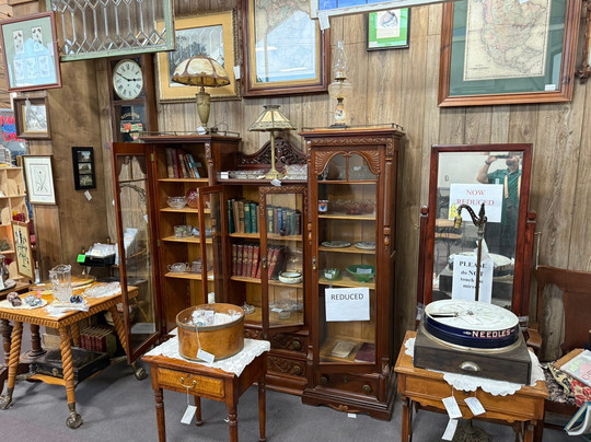 Brass Armadillo Antique Mall-奥马哈必去景点