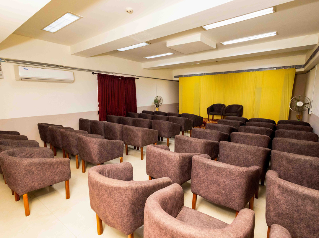 OYO 46258 Hotel Drg Classic