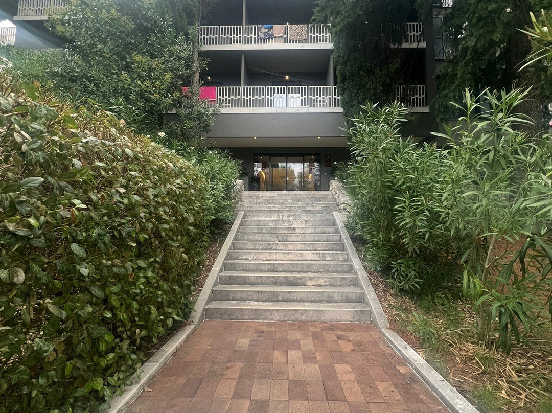 芭芭拉酒店主图