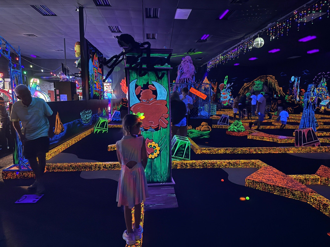 Monster Mini Golf & Laser Tag-朗德罗克必去景点