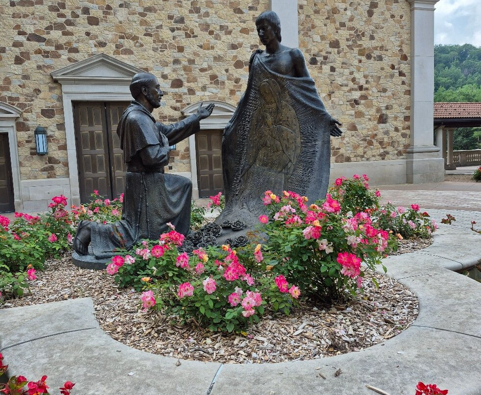Shrine of Our Lady of Guadalupe-拉克罗斯必去景点
