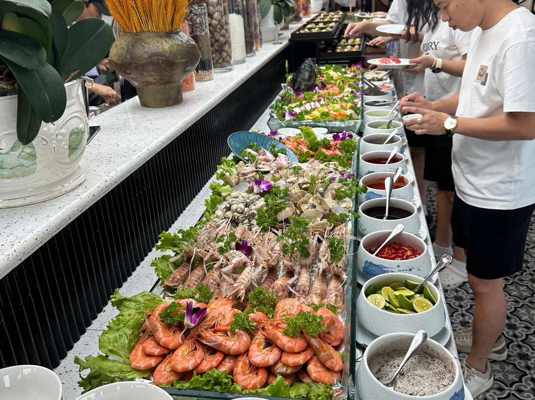 Catherine Cruises-下龙湾必去景点