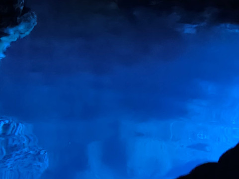 Cave Bisevo-比舍沃必去景点