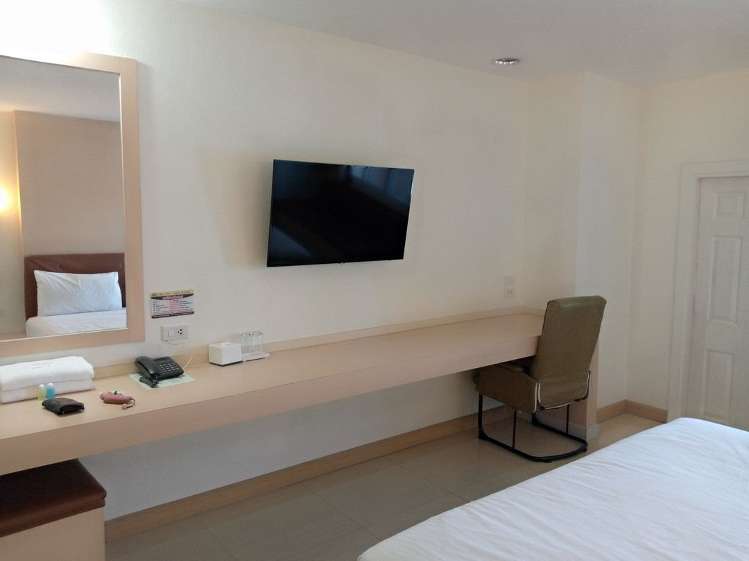 P.A. Thani Hotel主图