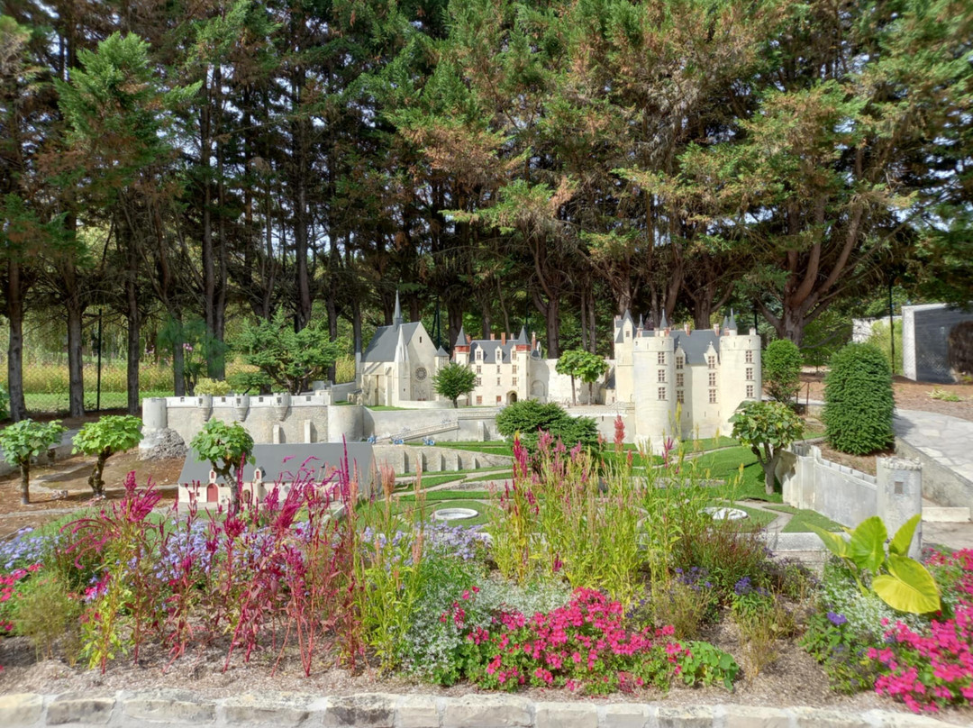 Parc Mini-Châteaux-昂布瓦斯必去景点