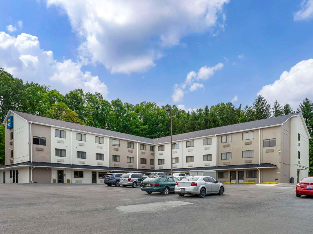 Burlington酒店住宿-Suburban Studios LaVale - Cumberland