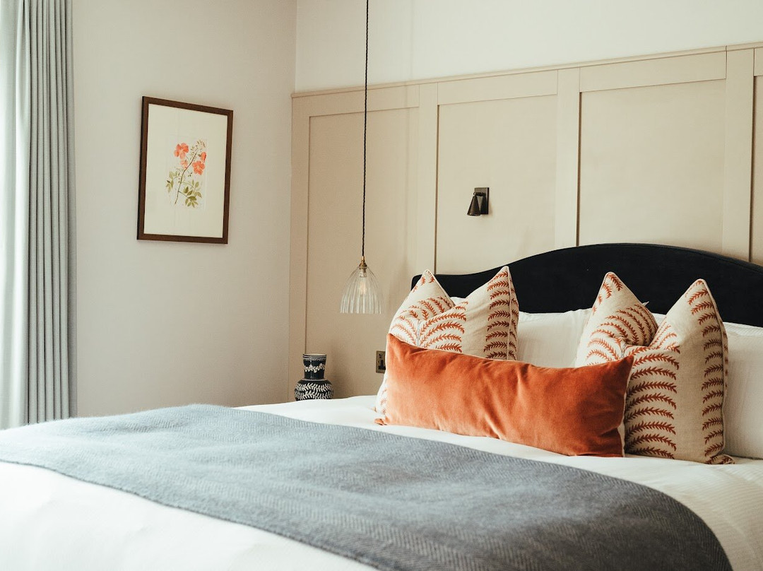 The Blue Pigeons主图