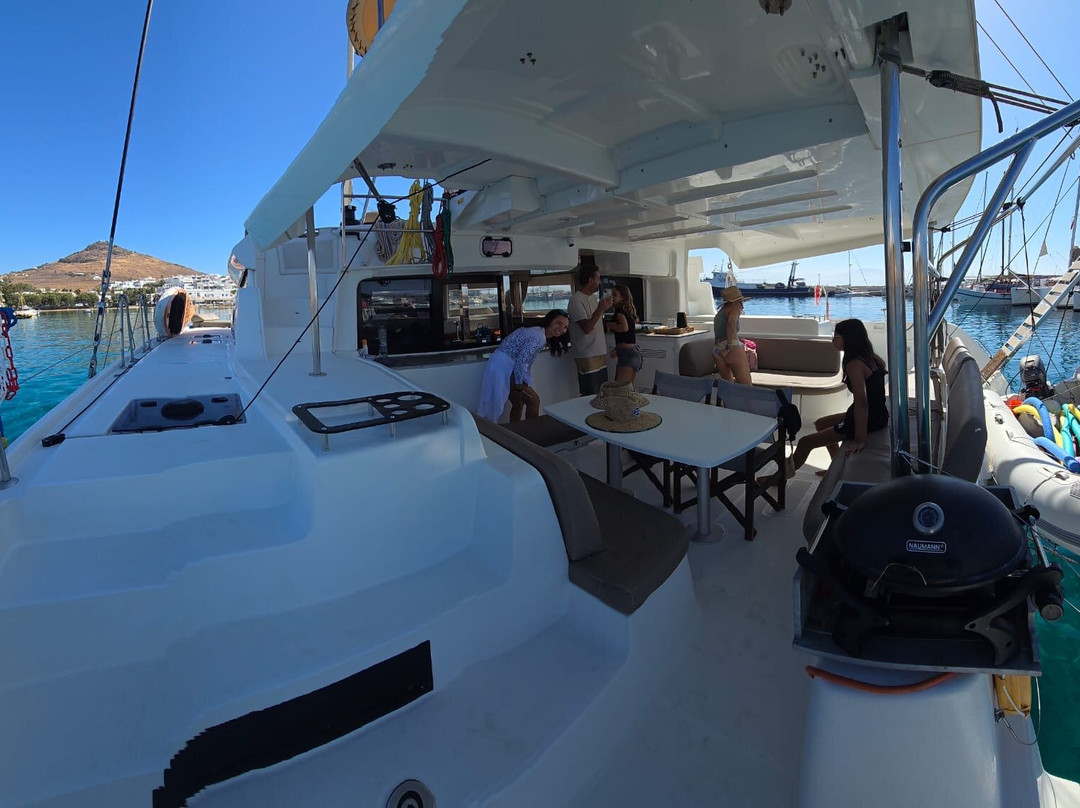 Catamaran Paros-Piso Livadi必去景点