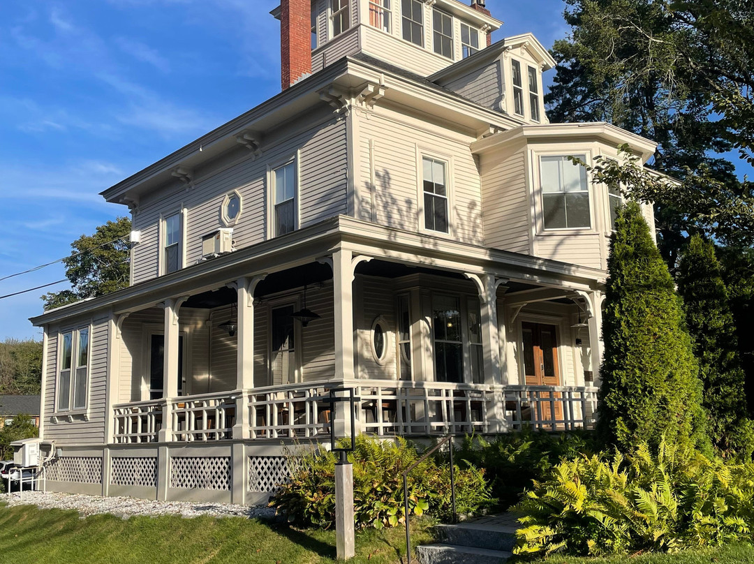 AWOL Kennebunkport主图