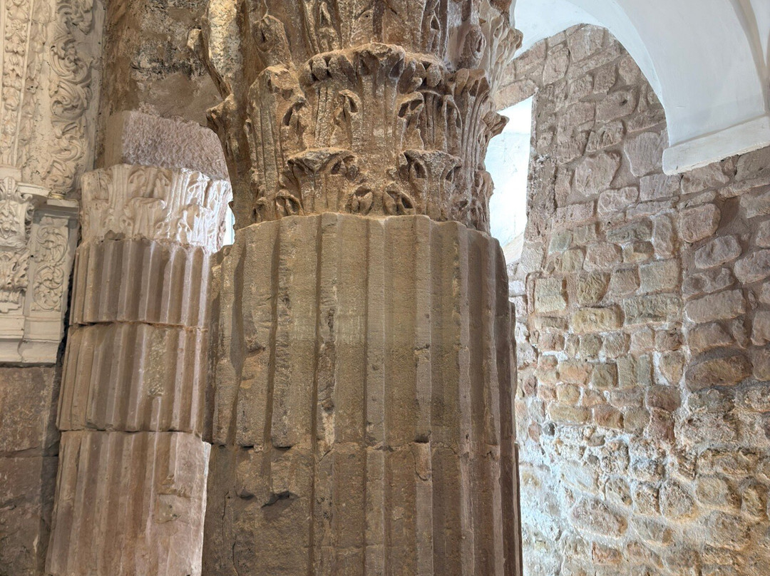 Basilica de Santa Maria de los Arcos-Tricio必去景点