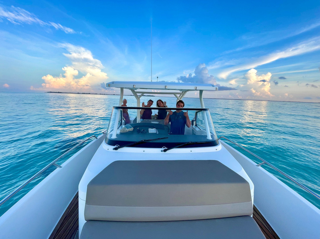 Next Level Charters Cayman-Camana Bay必去景点