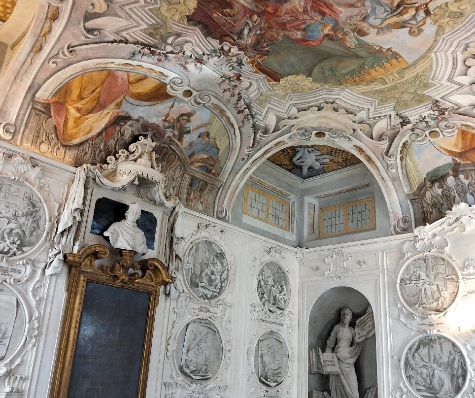Biblioteca Queriniana e il Palazzo vescovile-布雷西亚必去景点
