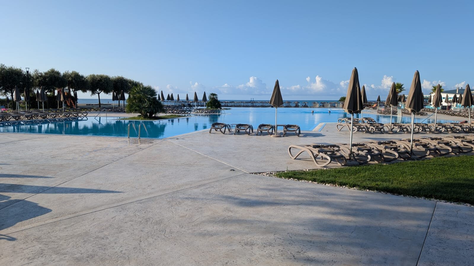 Azul Beach Resort Montenegro-泳池