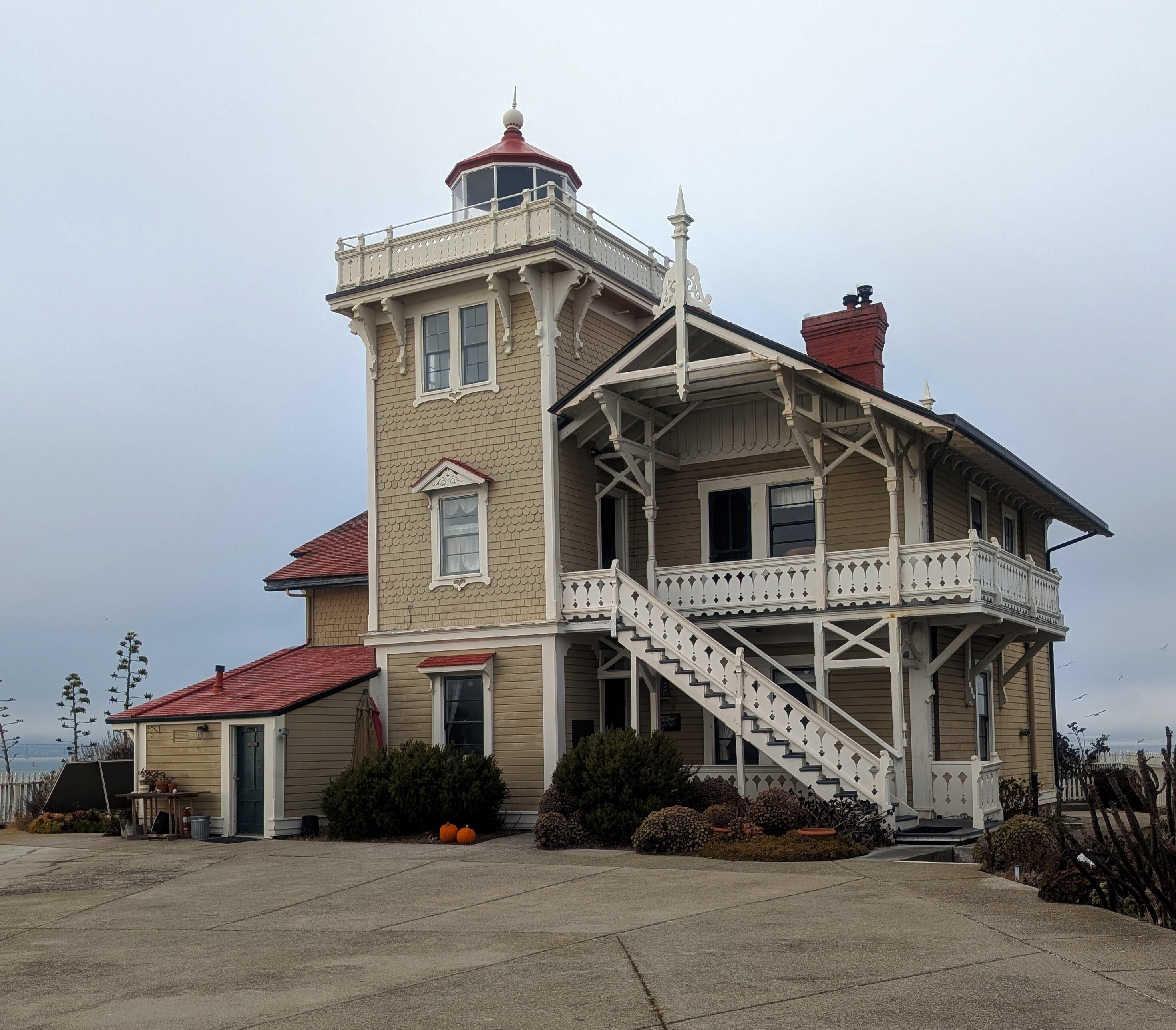 East Brother Light Station-浴室