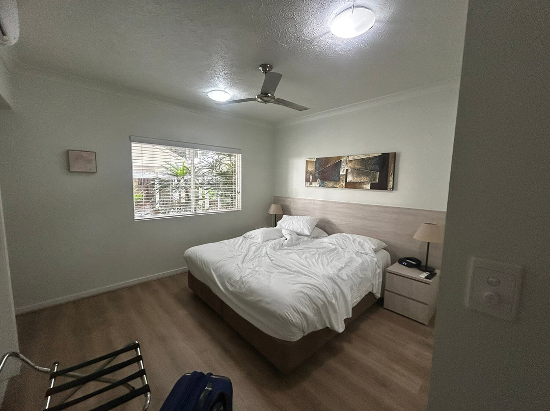 盛橡泻湖酒店主图