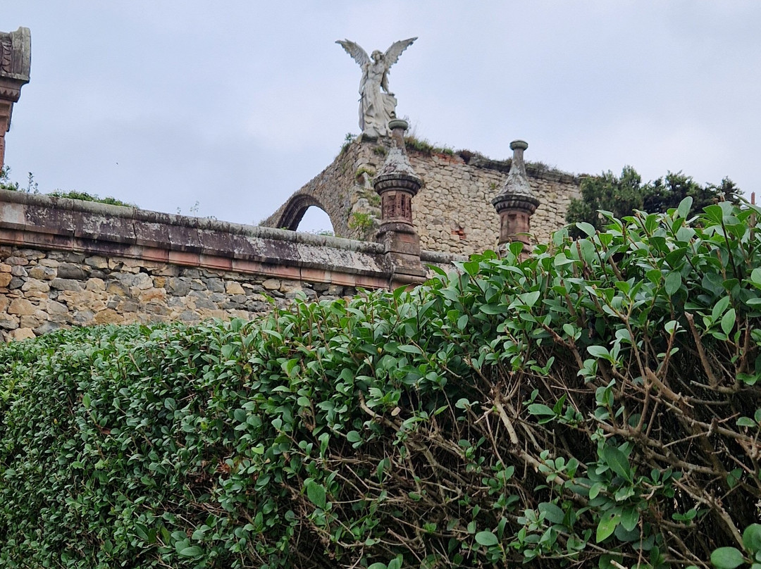 Cementerio de Comillas-科米利亚斯必去景点