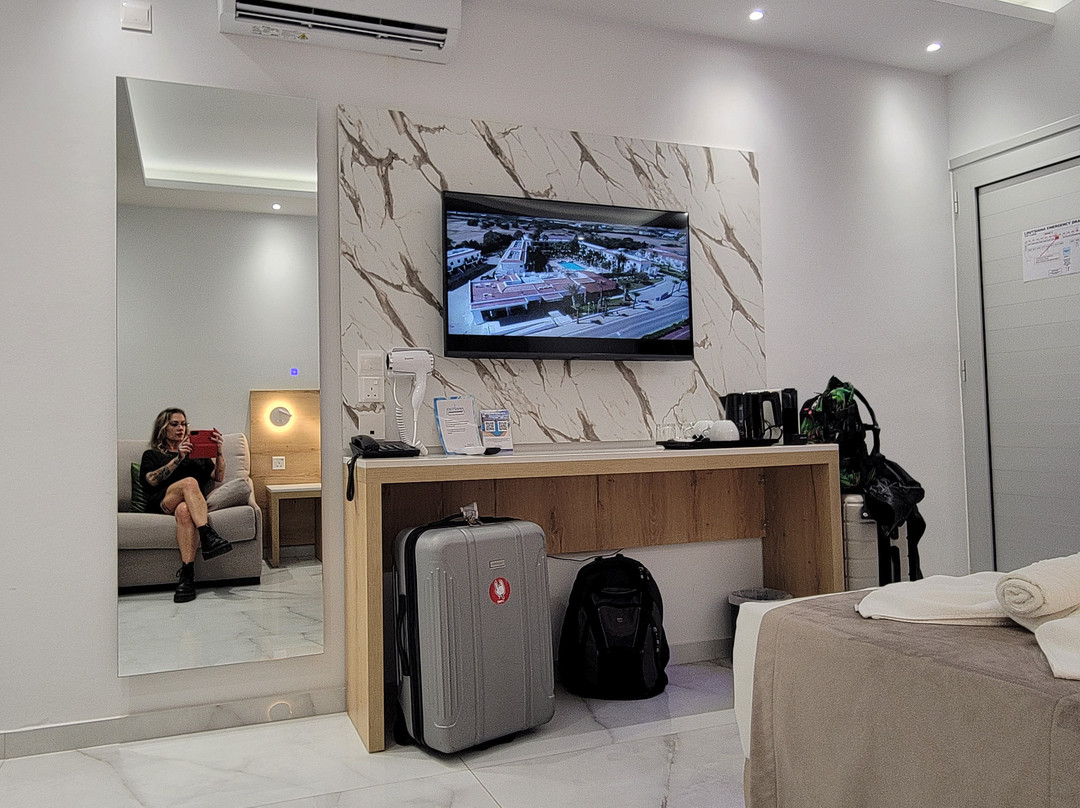 Loutsiana Hotel Apartments主图