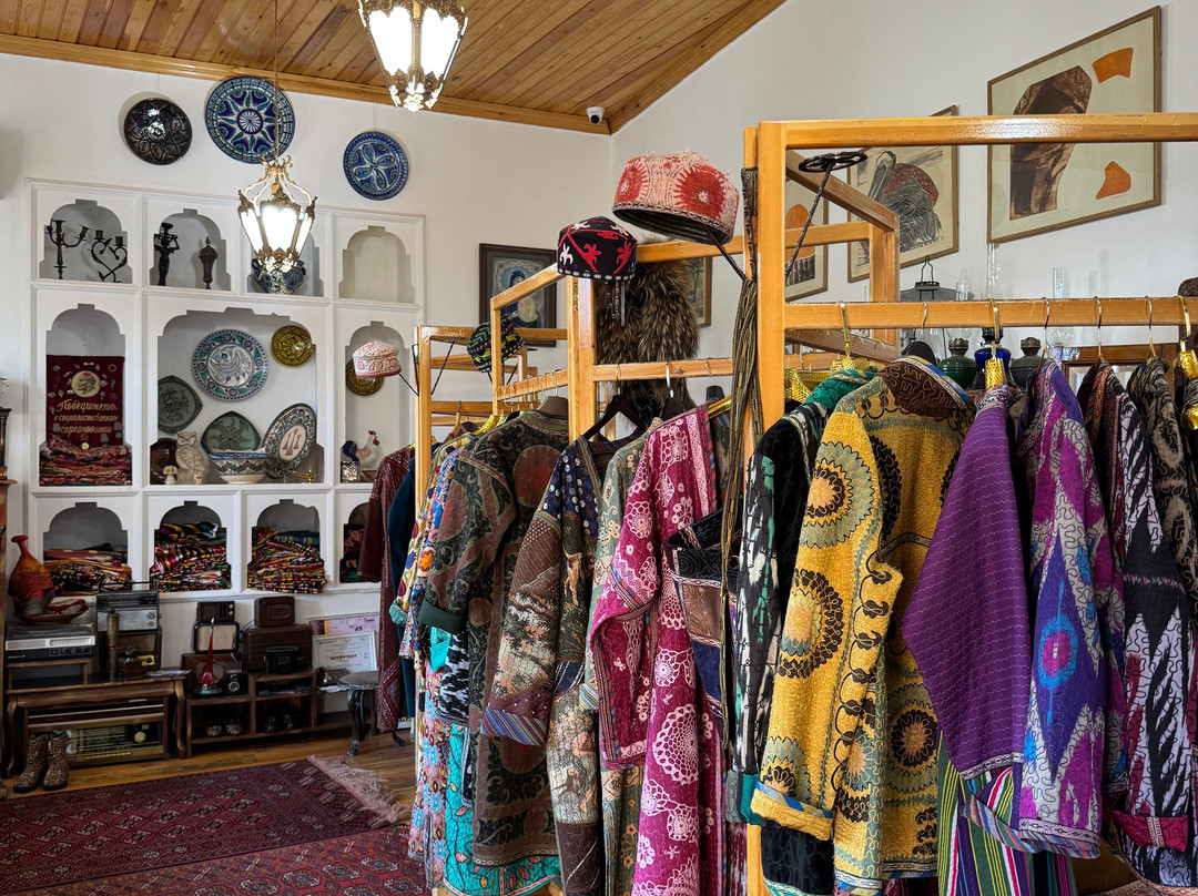 Art Gallery Happy Bird-撒马尔罕必去景点