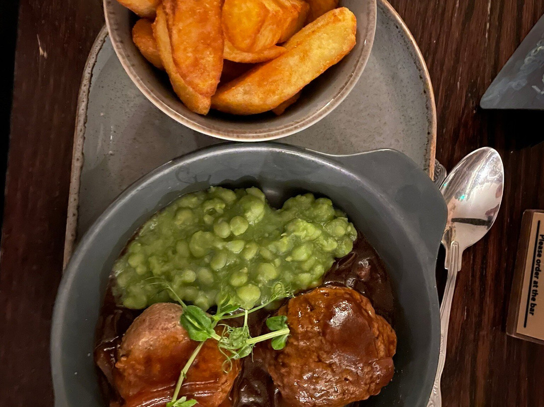 The Bear Hotel主图